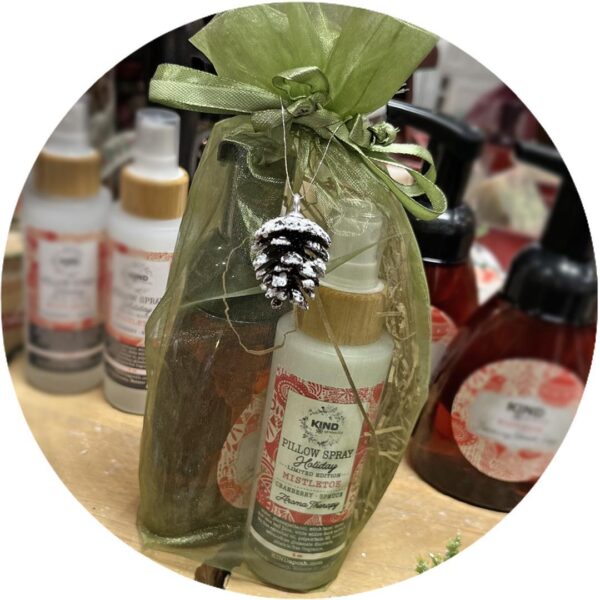 Holiday Foaming Hand Soap and Pillow Spray Gift Set